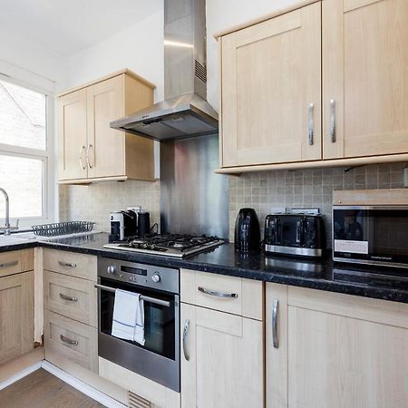 לונדון Welcomestay Colliers Wood Two Bed Apartment - Home Away From Home מראה חיצוני תמונה