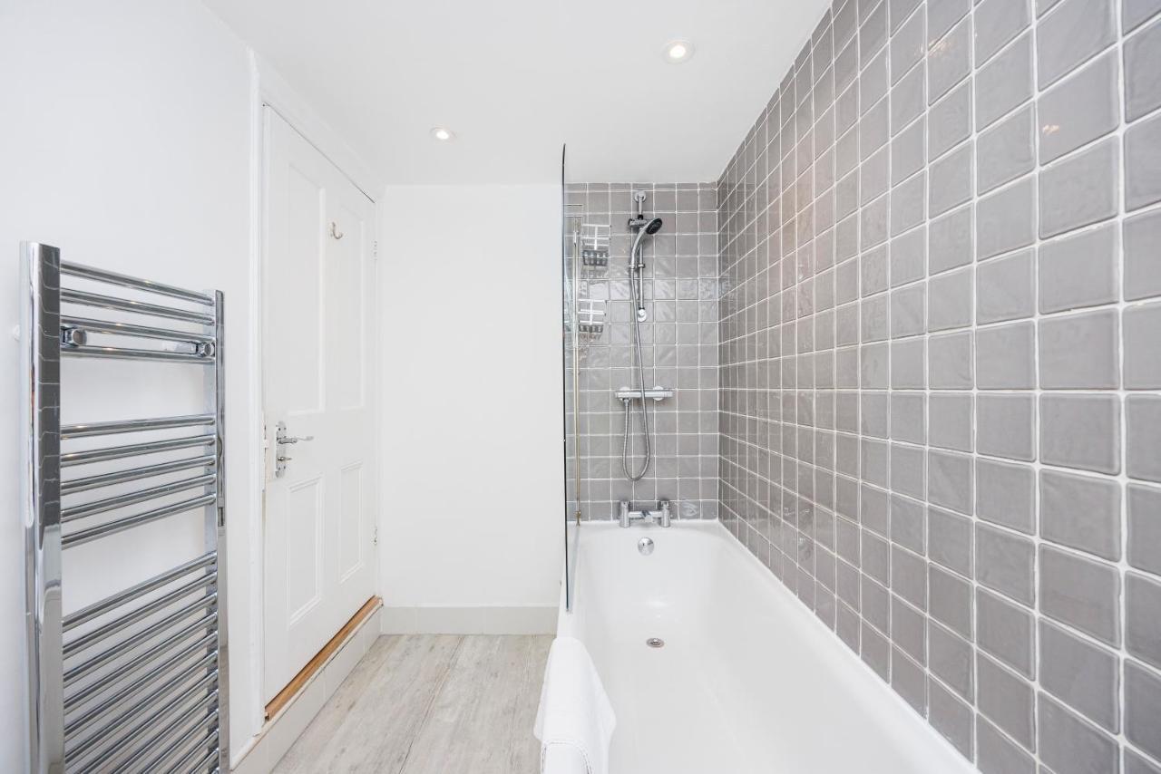 לונדון Welcomestay Colliers Wood Two Bed Apartment - Home Away From Home מראה חיצוני תמונה