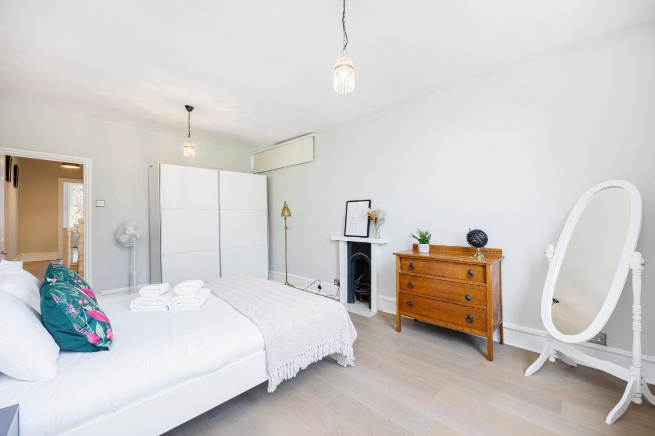 לונדון Welcomestay Colliers Wood Two Bed Apartment - Home Away From Home מראה חיצוני תמונה