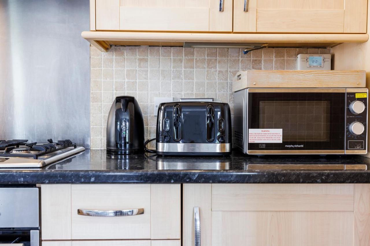 לונדון Welcomestay Colliers Wood Two Bed Apartment - Home Away From Home מראה חיצוני תמונה